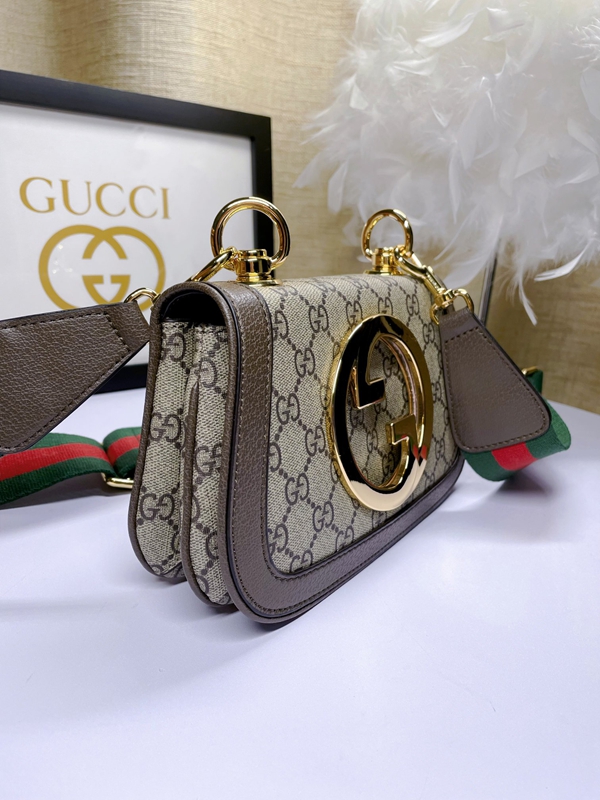 激安グッチバッグコピー側面デザイン